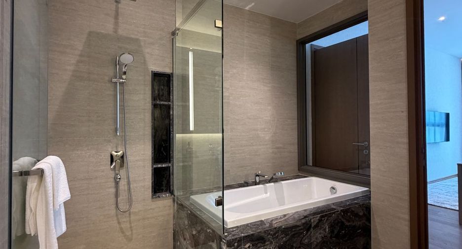 For sale 2 bedrooms condo in Phaya Thai, Bangkok