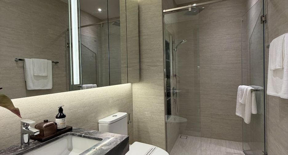 For sale 2 bedrooms condo in Phaya Thai, Bangkok