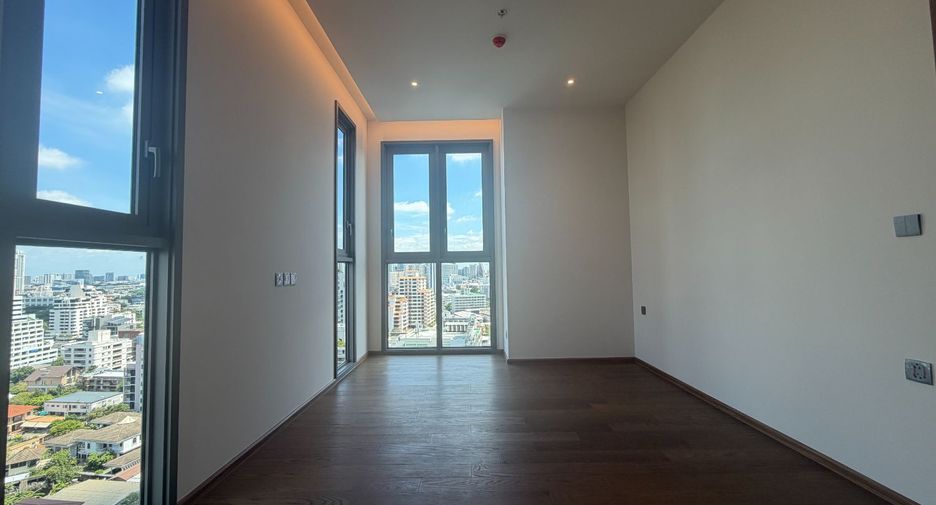 For sale 2 bedrooms condo in Phaya Thai, Bangkok