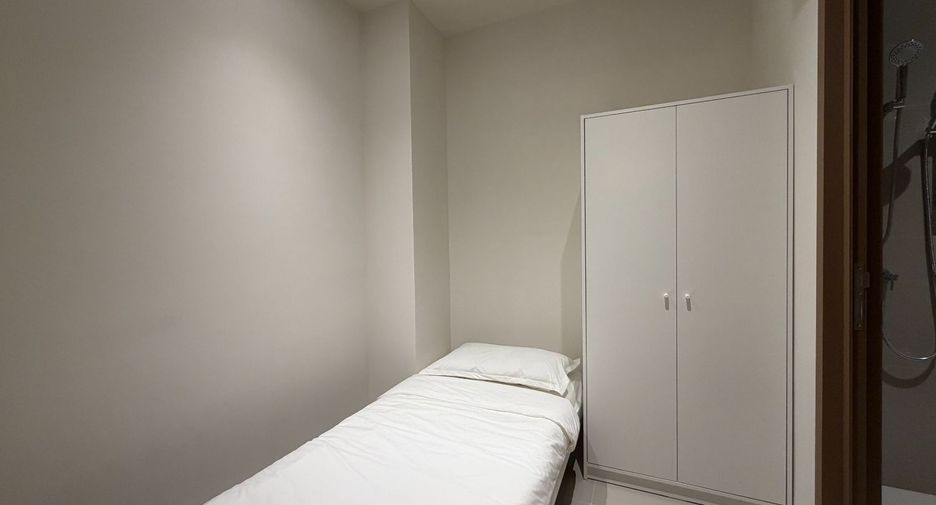 For sale 3 bedrooms condo in Phaya Thai, Bangkok