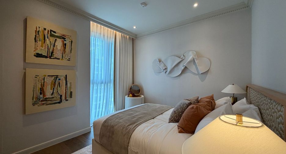 For sale 3 bedrooms condo in Phaya Thai, Bangkok