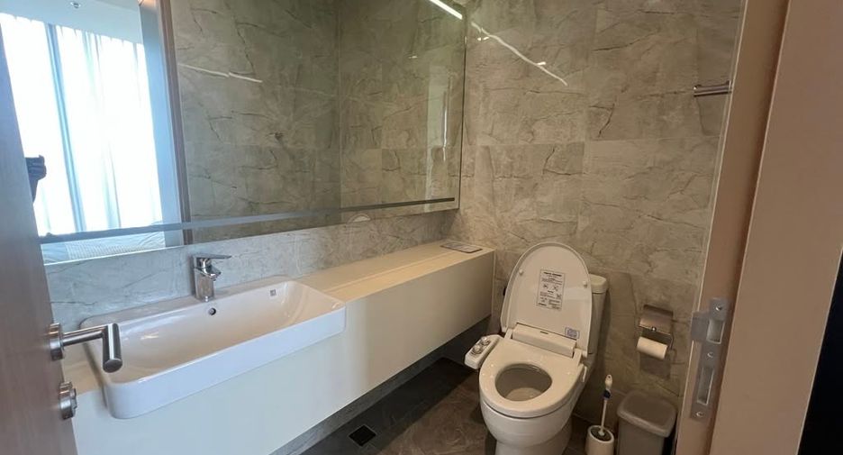 For rent 2 bedrooms condo in Watthana, Bangkok