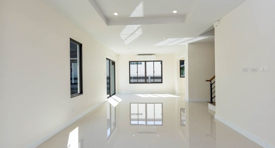 出售 3 卧室 独立屋 在 Mueang Ubon Ratchathani, Ubon Ratchathani