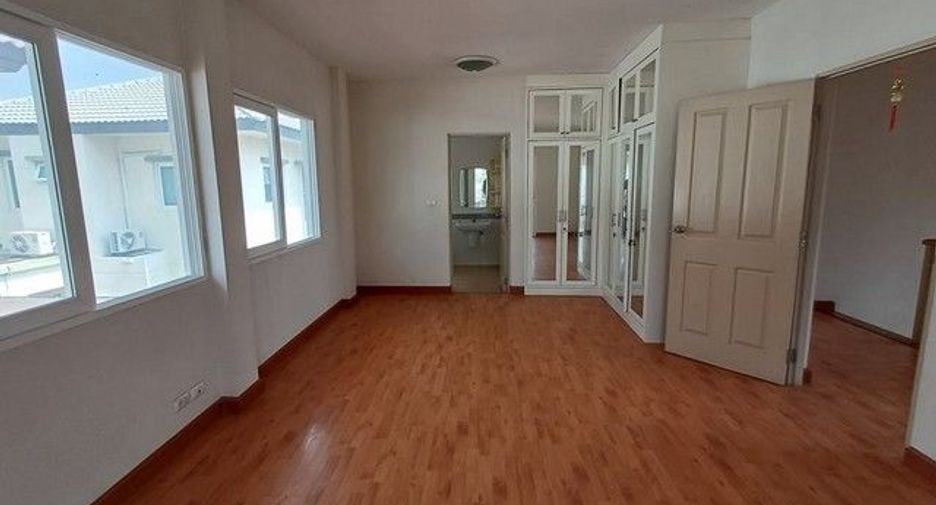 For sale 1 bed house in Bang Khun Thian, Bangkok
