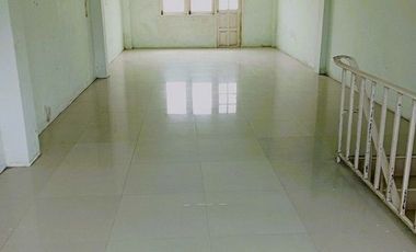 For sale 1 bed retail Space 