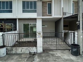 ขาย 1 เตียง ทาวน์เฮ้าส์ ใน เมืองปทุมธานี, ปทุมธานี