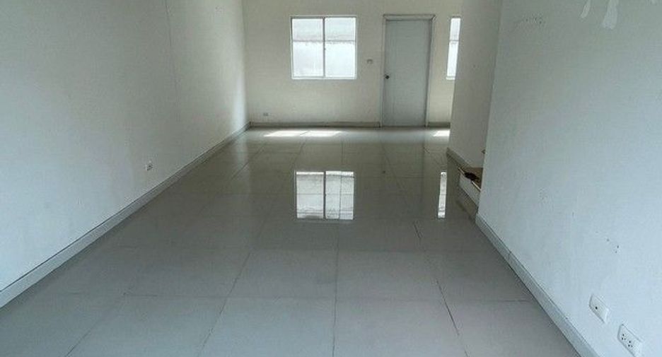 À vendre 1 chambre maison de ville à Mueang Pathum Thani, Pathum Thani