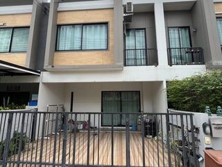 ขาย 1 เตียง ทาวน์เฮ้าส์ ใน เมืองปทุมธานี, ปทุมธานี