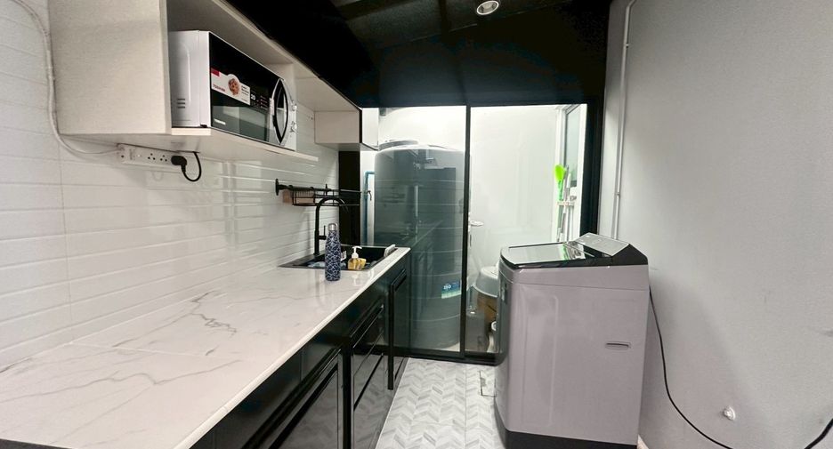 For rent 3 ベッドルーム townhouse in Bang Bua Thong, Nonthaburi