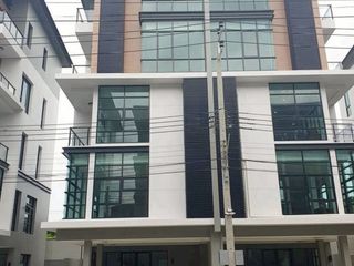Haus zur Miete mit 3 Zimmer in Lat Phrao, Bangkok