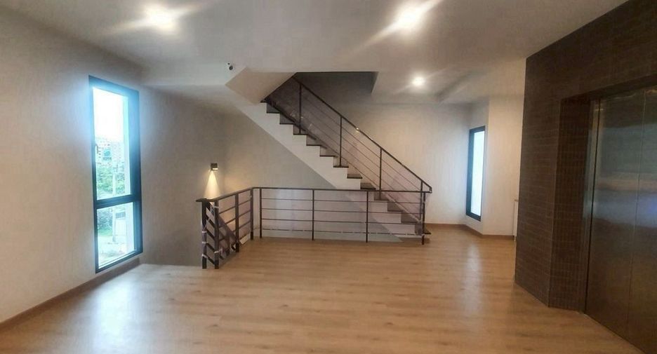 For rent 3 ベッドルーム house in Lat Phrao, Bangkok