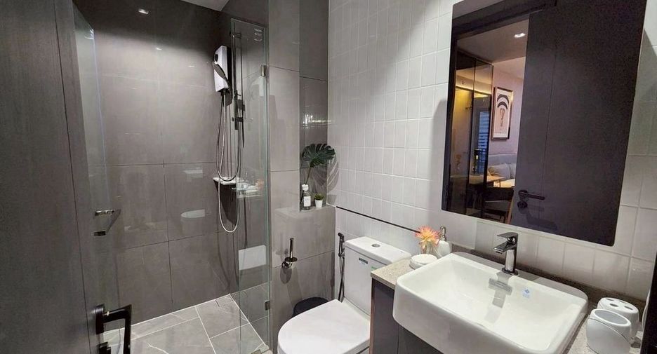 Wohnung zur Miete mit 2 Zimmer in Bang Rak, Bangkok