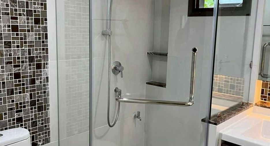 Haus zur Miete mit 3 Zimmer in Bang Kapi, Bangkok