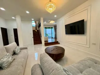 出售 5 卧室 独立屋 在 Mueang Chiang Mai, Chiang Mai