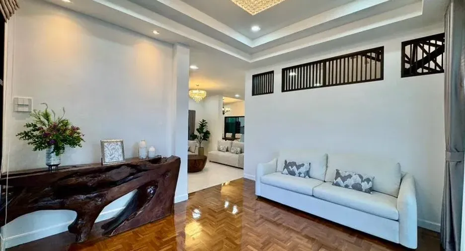 ขาย 5 ห้องนอน บ้านเดี่ยว ใน เมืองเชียงใหม่, เชียงใหม่
