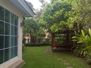 Haus zur Miete mit 5 Zimmer in Taling Chan, Bangkok