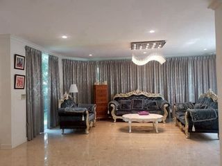 Haus zur Miete mit 5 Zimmer in Taling Chan, Bangkok