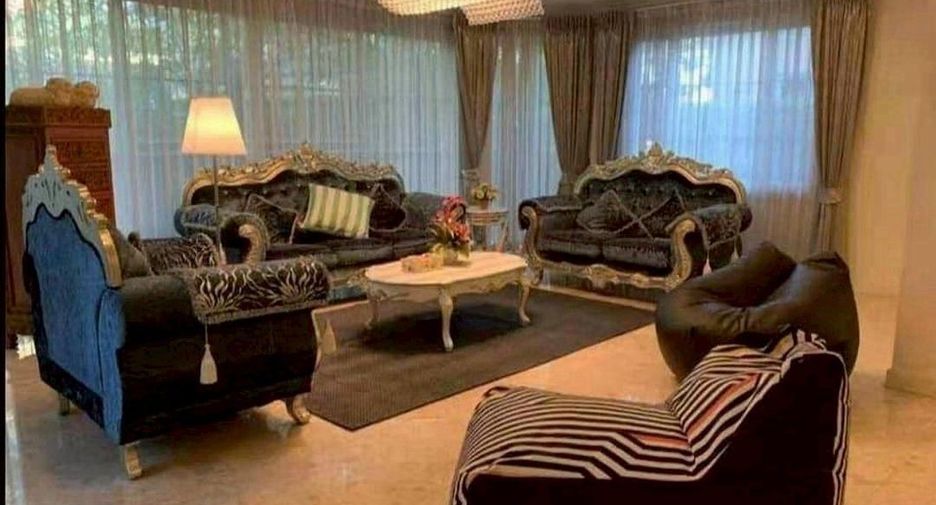 For rent 5 bedrooms house in Taling Chan, Bangkok
