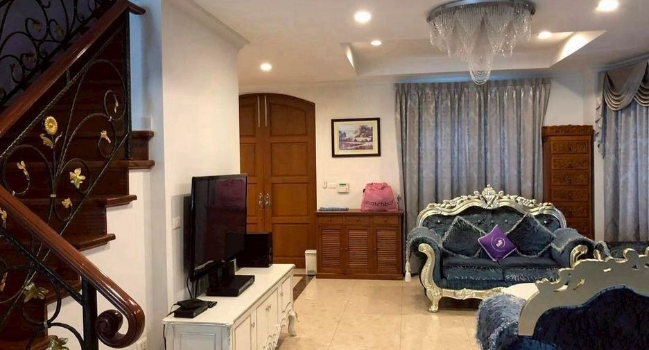 For rent 5 bedrooms house in Taling Chan, Bangkok