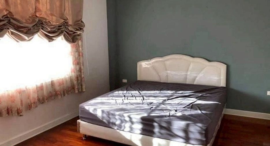 For rent 5 bedrooms house in Taling Chan, Bangkok