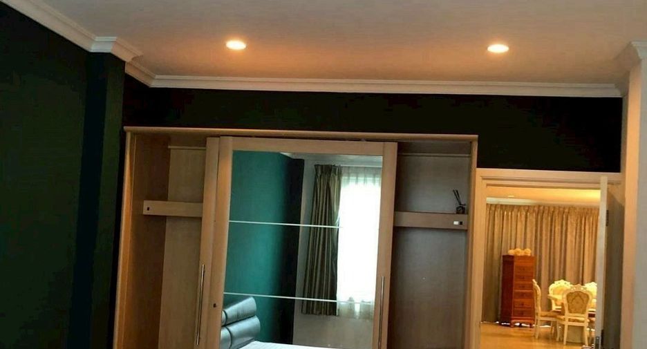 For rent 5 bedrooms house in Taling Chan, Bangkok