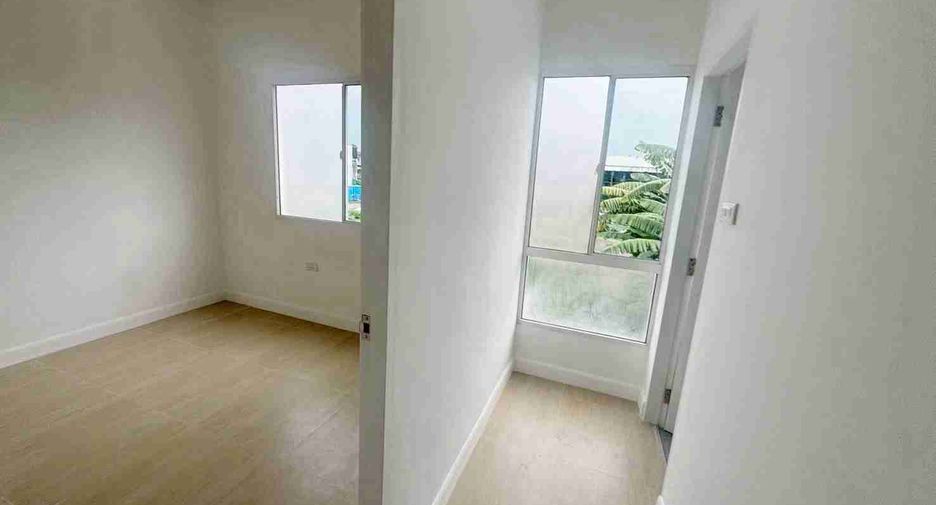 For sale 3 bedrooms townhouse in Don Mueang, Bangkok