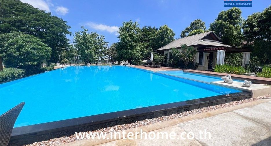 For sale 3 bedrooms house in Bang Bo, Samut Prakan