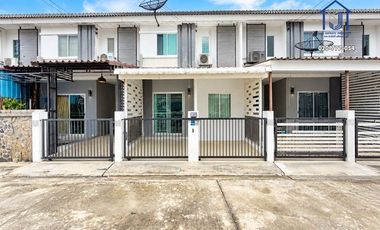 Продажа 4 спальни таунхаус в Mueang Pathum Thani, Патумтани