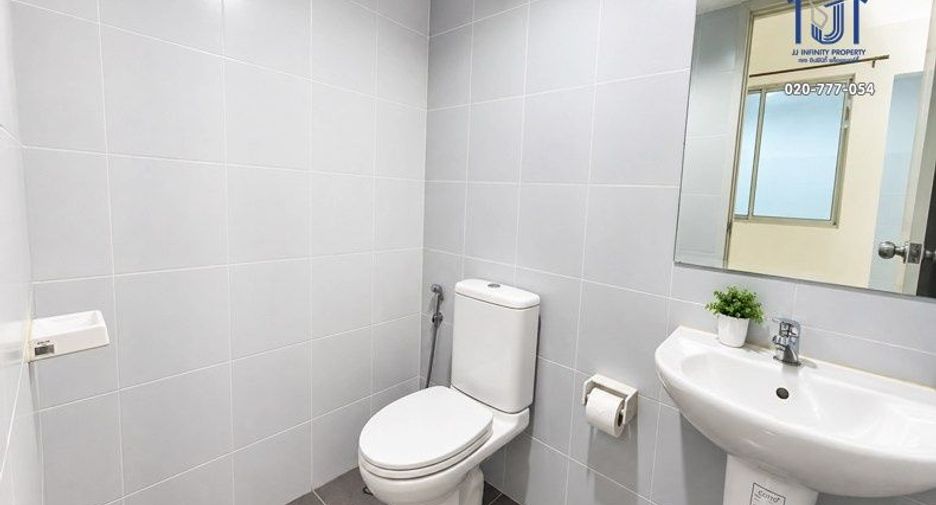 Продажа 4 спальни таунхаус в Mueang Pathum Thani, Патумтани