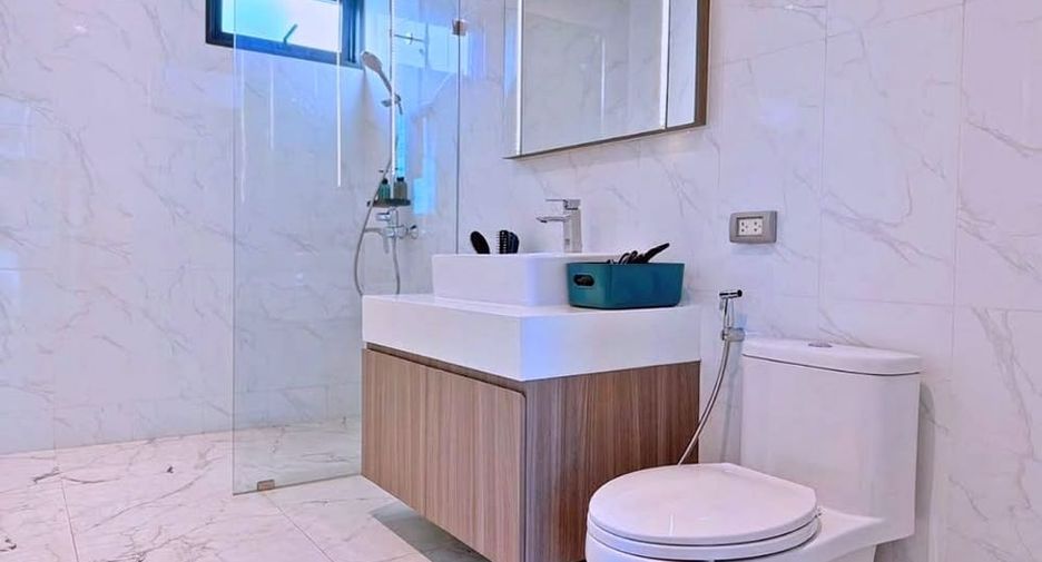 For rent 6 ベッドルーム villa in Bang Lamung, Chonburi