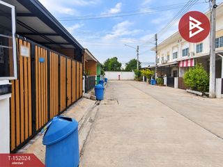 For sale 4 bedrooms townhouse in Krathum Baen, Samut Sakhon