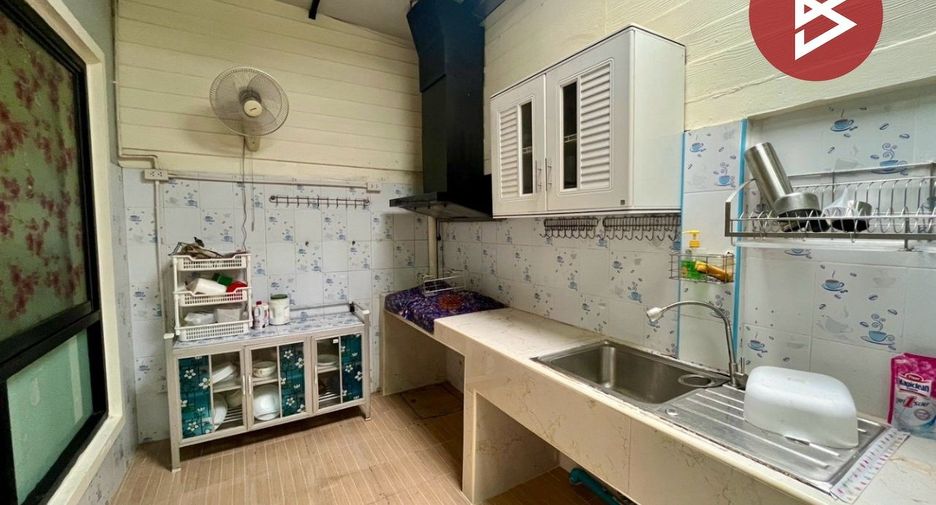 For sale 3 bedrooms townhouse in Mueang Samut Prakan, Samut Prakan