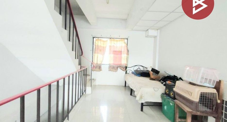 For sale 3 bedrooms retail Space in Lat Krabang, Bangkok