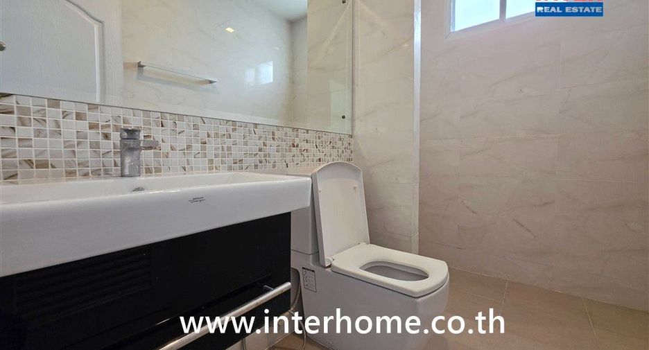 Haus zum Kauf mit 3 Zimmer in Min Buri, Bangkok
