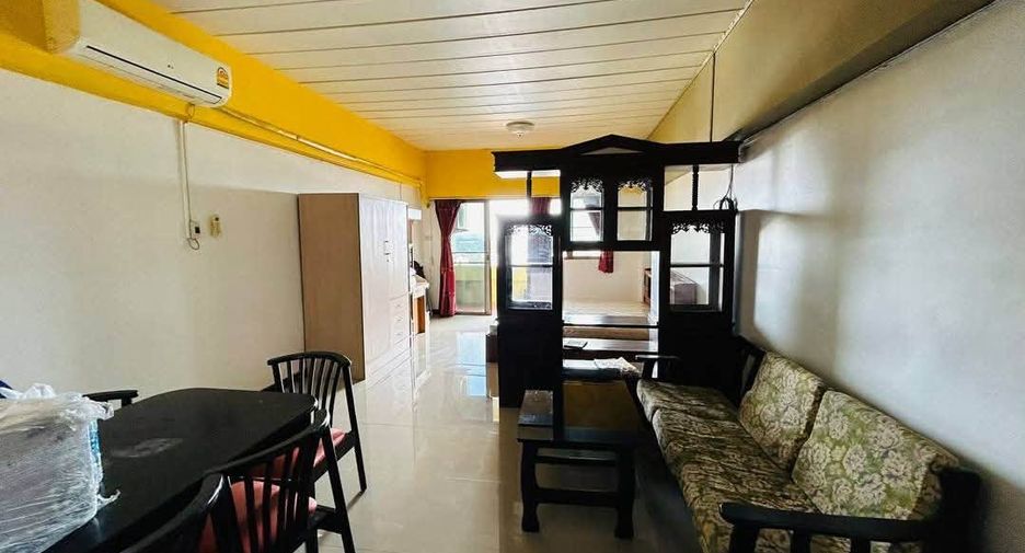 For sale 1 bed condo in Si Racha, Chonburi