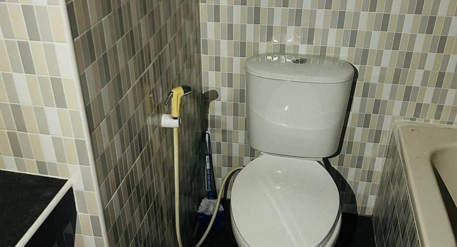 For sale 1 bed condo in Si Racha, Chonburi