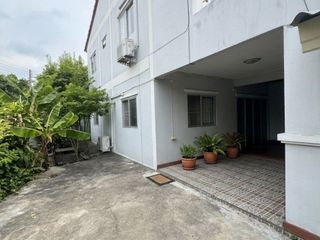 Casa adosada en venta de 4 habitaciones en Mueang Chon Buri, Chonburi