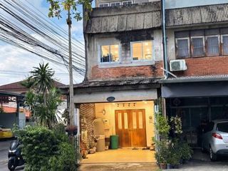 出售 4 卧室 联排别墅 在 Mueang Nonthaburi, Nonthaburi