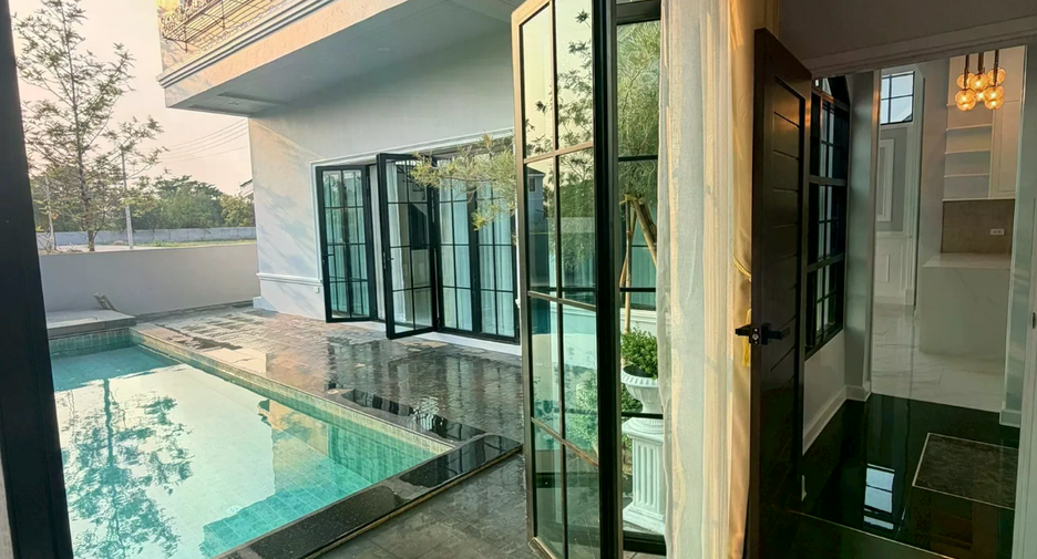 For sale 3 bedrooms villa in Saraphi, Chiang Mai