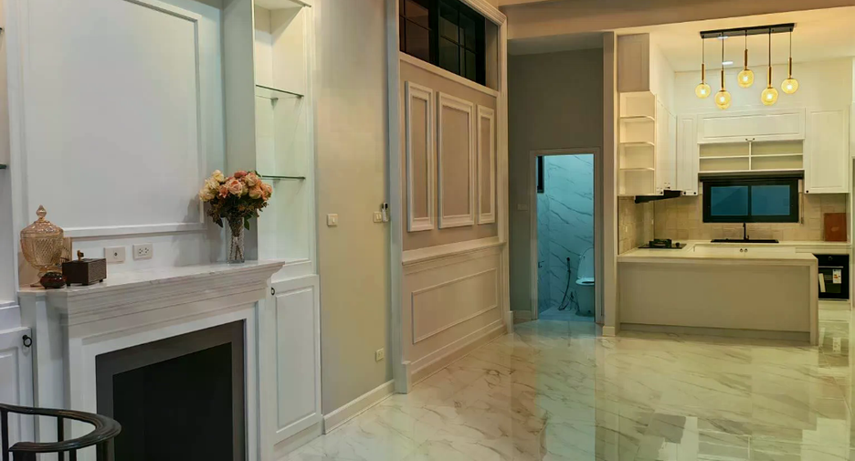 For sale 3 bedrooms villa in Saraphi, Chiang Mai