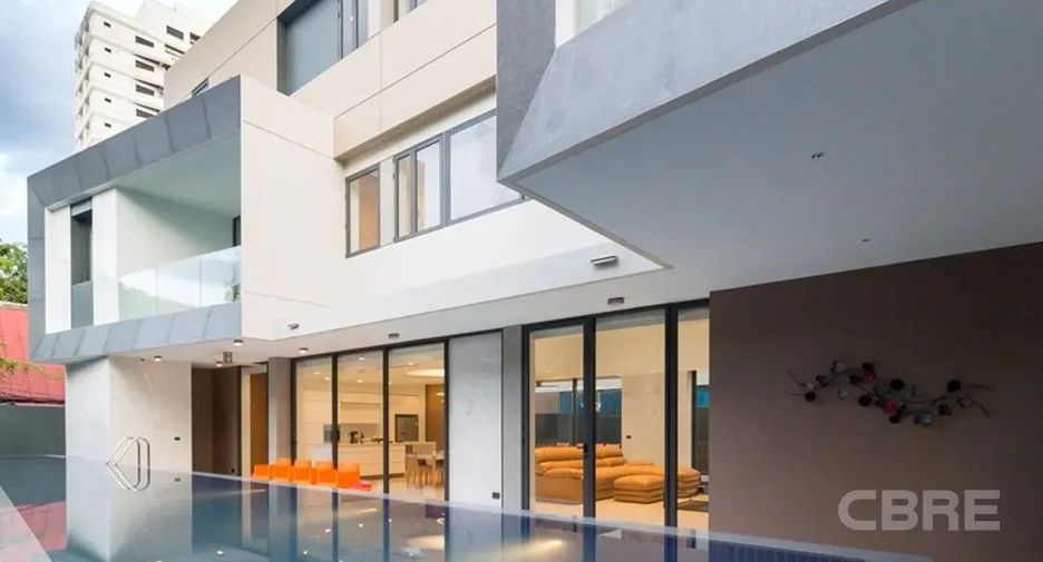 Casa en venta de 4 habitaciones en Suan Luang, Bangkok