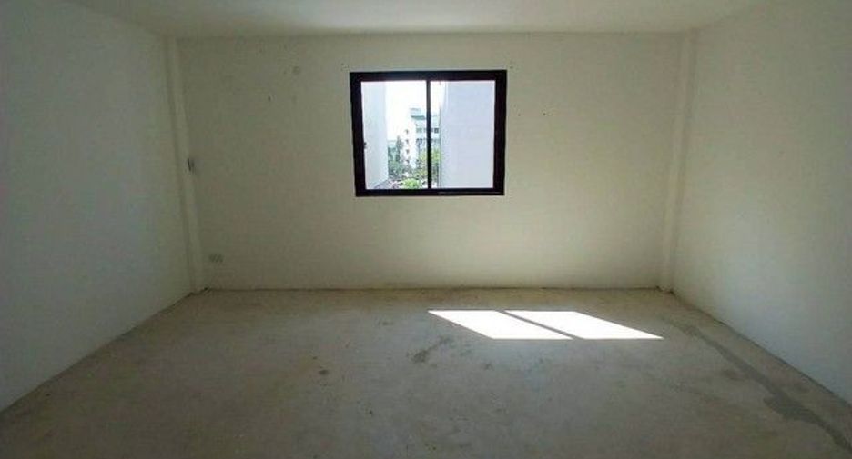 Casa adosada en venta de 1 habitaciones en Bang Bua Thong, Nonthaburi