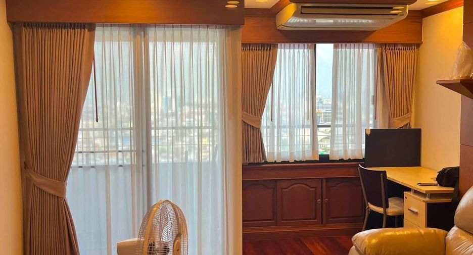 For rent 1 bed condo in Bang Rak, Bangkok