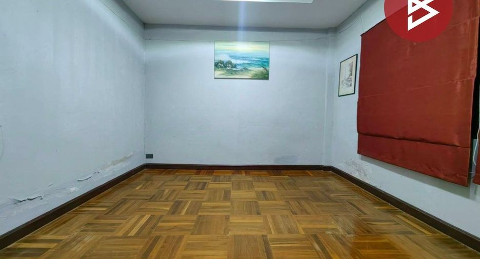 Casa adosada en venta de 6 habitaciones en Bang Na, Bangkok