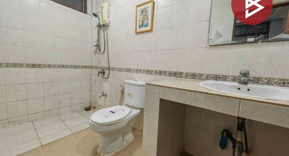 Casa adosada en venta de 6 habitaciones en Bang Na, Bangkok
