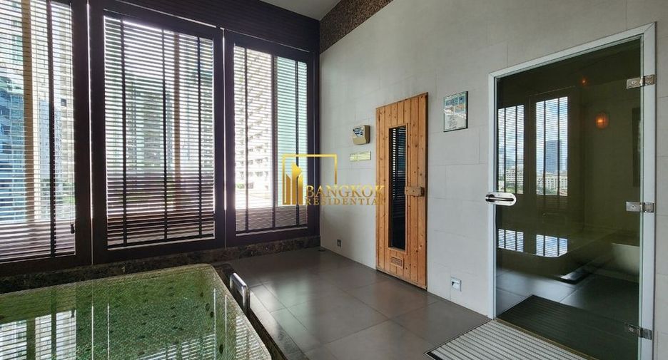 For rent 2 bedrooms condo in Pathum Wan, Bangkok