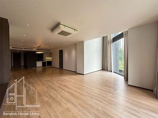 Apartamento en alquiler de 3 habitaciones en Khlong Toei, Bangkok