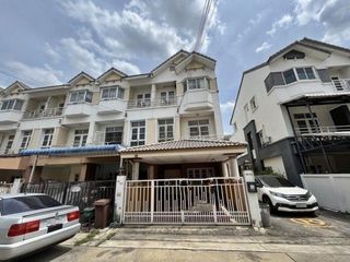 Casa adosada en venta de 1 habitaciones en Bang Bua Thong, Nonthaburi