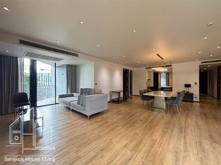 Condo en alquiler de 3 habitaciones en Khlong Toei, Bangkok