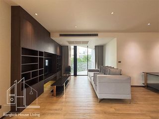 Condo en alquiler de 3 habitaciones en Khlong Toei, Bangkok